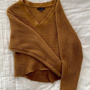 Unique colored sweater, Worn a total of 3 times